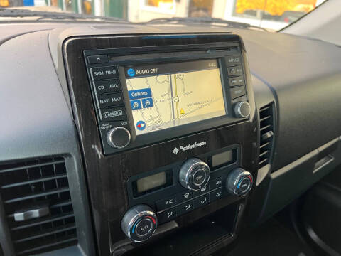 2015 Nissan Titan SL