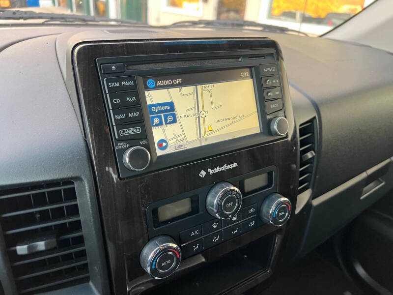 2015 Nissan Titan SL