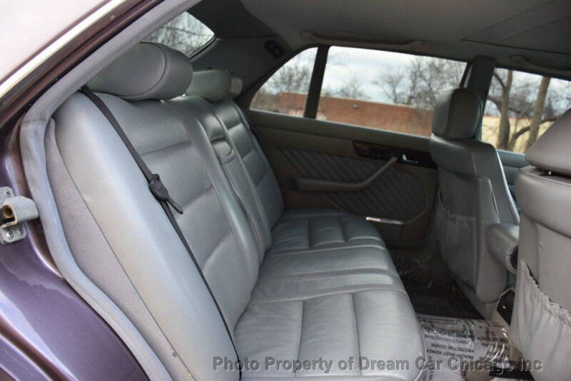 1991 Mercedes-Benz 560-Class 560 SEL