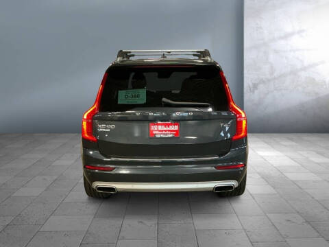 2021 Volvo XC90 T6 Momentum 7-Passenger