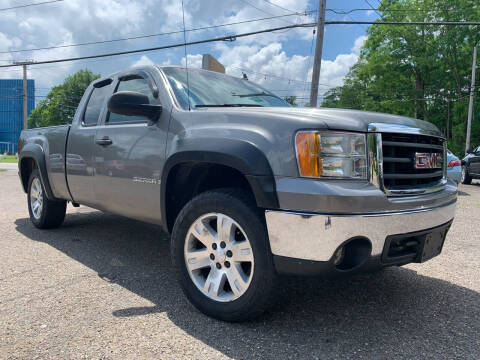 2008 GMC Sierra 1500 for sale at MEDINA WHOLESALE LLC in Wadsworth OH