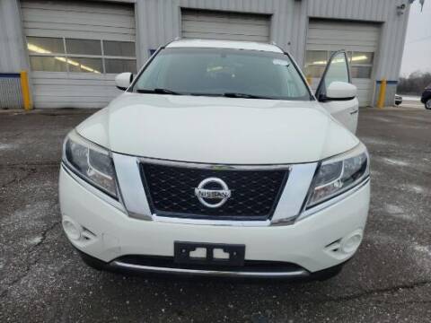 2016 Nissan Pathfinder for sale at NORTH CHICAGO MOTORS INC in North Chicago IL
