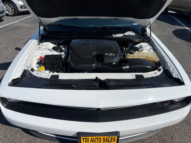 2018 Dodge Challenger SXT Plus