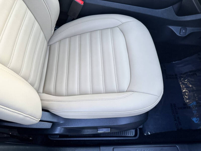 2019 Ford Edge SEL