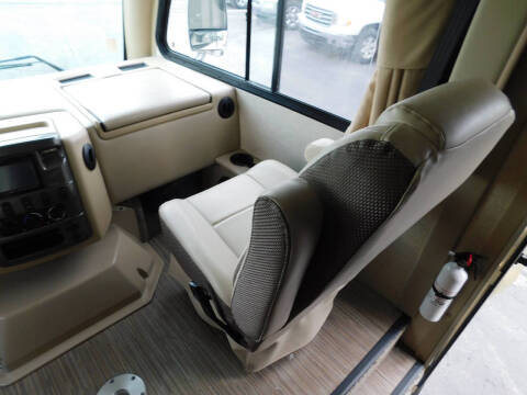 2017 Thor Motor Coach Axis