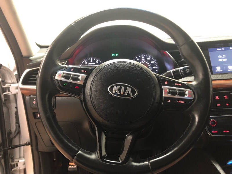 2017 Kia Cadenza Premium