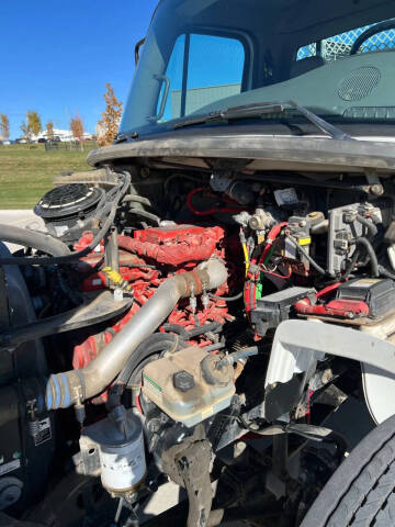 2011 Freightliner M2 106