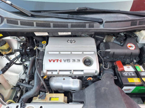 2004 Toyota Sienna LE 8 Passenger