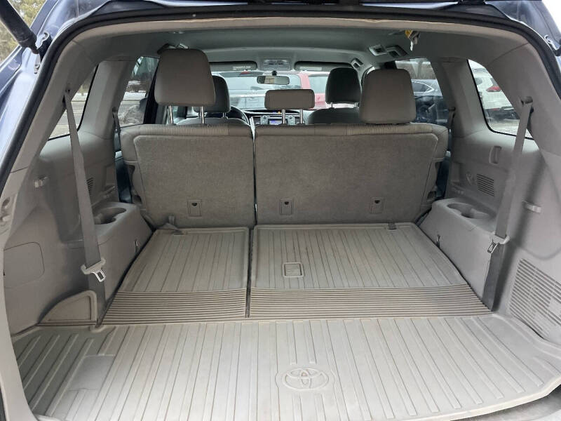 2014 Toyota Highlander LE