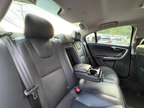 2015 Volvo S60 T5 Drive-E Premier Plus