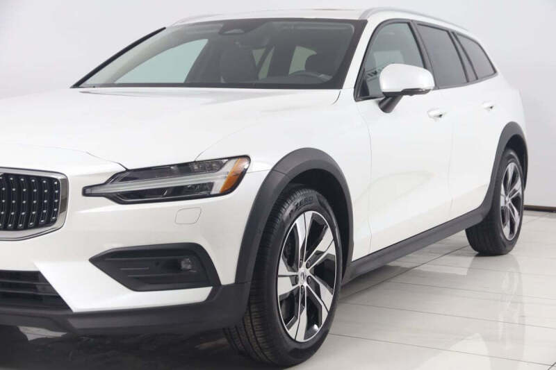 2024 Volvo V60 Cross Country B5 Plus