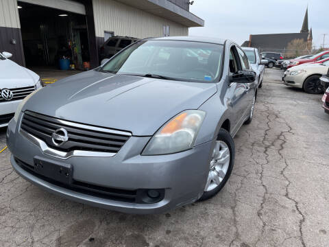 2009 Nissan Altima for sale at Six Brothers Mega Lot in Youngstown OH