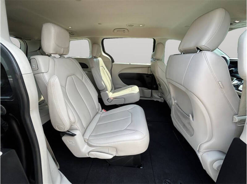2021 Chrysler Voyager LXi