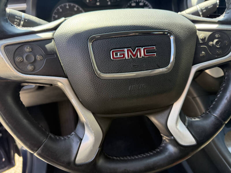 2017 GMC Acadia SLE-2