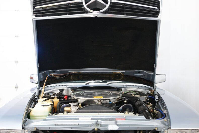1986 Mercedes-Benz 560-Class 560 SL