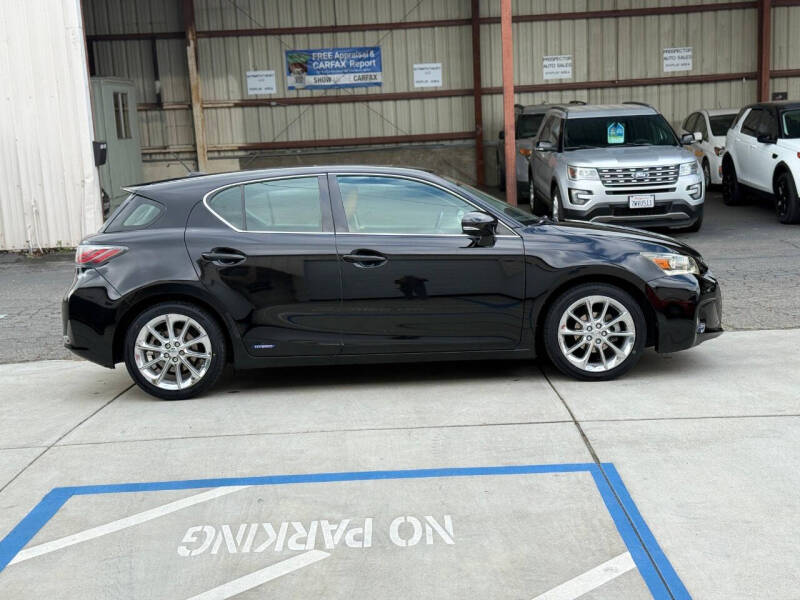 2011 Lexus CT 200h Premium