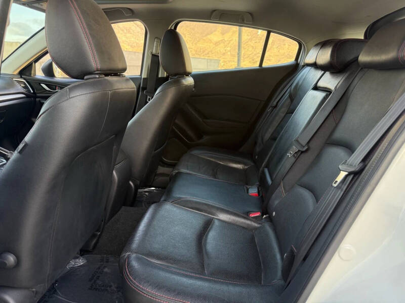 2016 Mazda MAZDA3 s Grand Touring