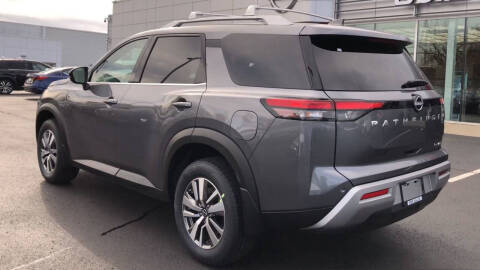 2025 Nissan Pathfinder SL