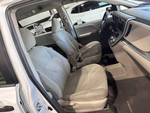 2017 Toyota Sienna L 7-Passenger