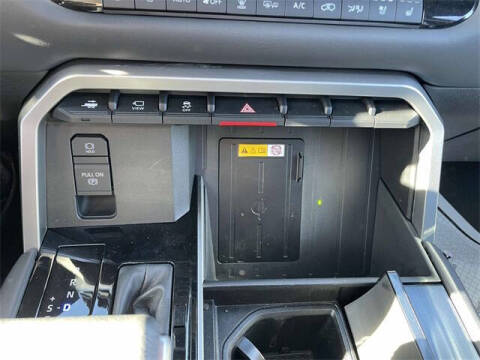 2024 Toyota Sequoia Platinum