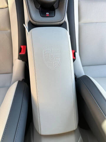 2025 Porsche 911 Carrera