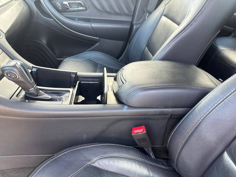 2014 Ford Taurus SEL