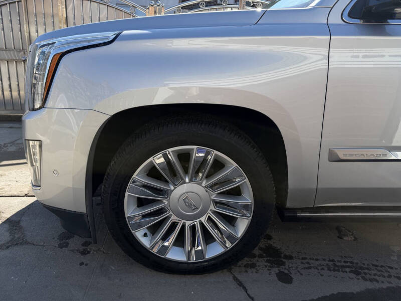 2018 Cadillac Escalade ESV Platinum