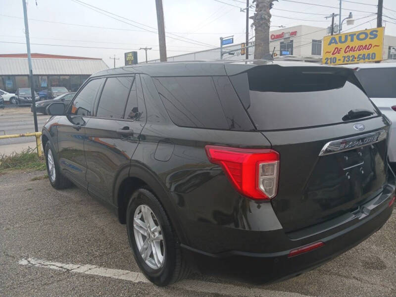 2023 Ford Explorer Base's photo