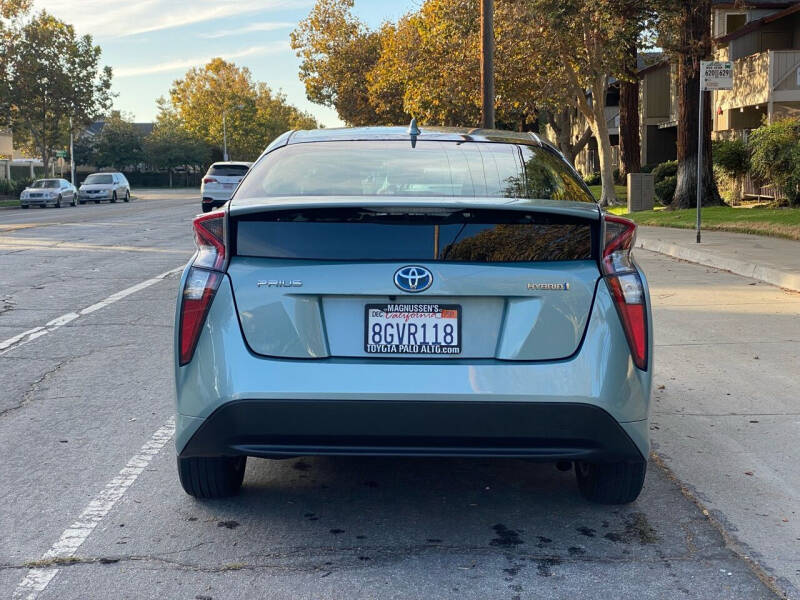 2018 Toyota Prius One