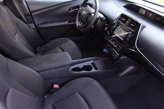 2019 Toyota Prius LE