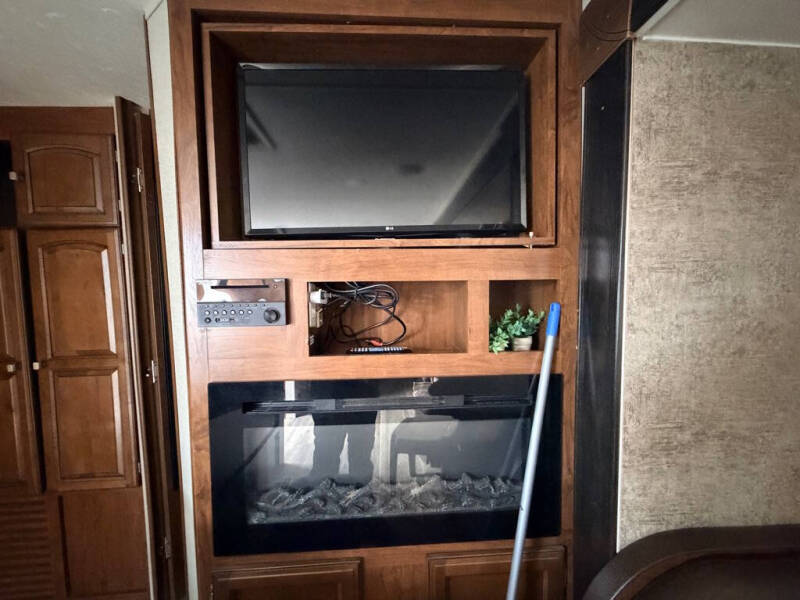 2017 Coachmen RV Freedom Express