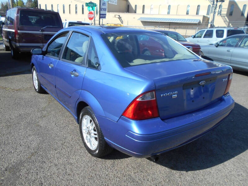 2005 Ford Focus ZX4 SE