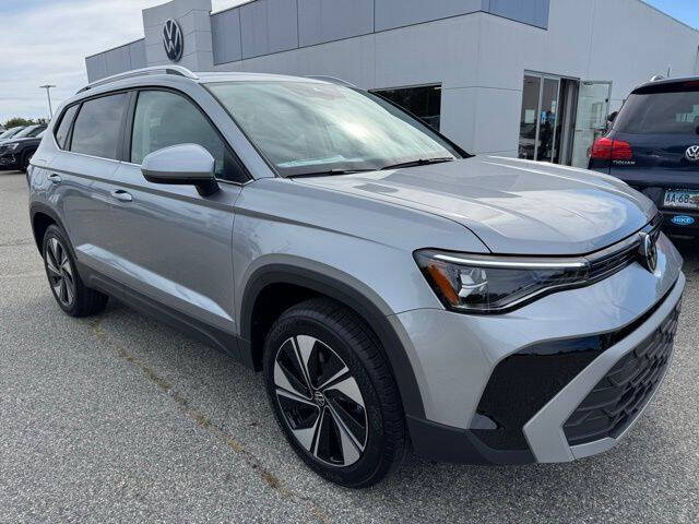 2025 Volkswagen Taos SE 4Motion
