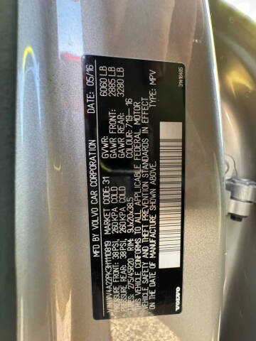 2017 Volvo XC90 T6 Momentum