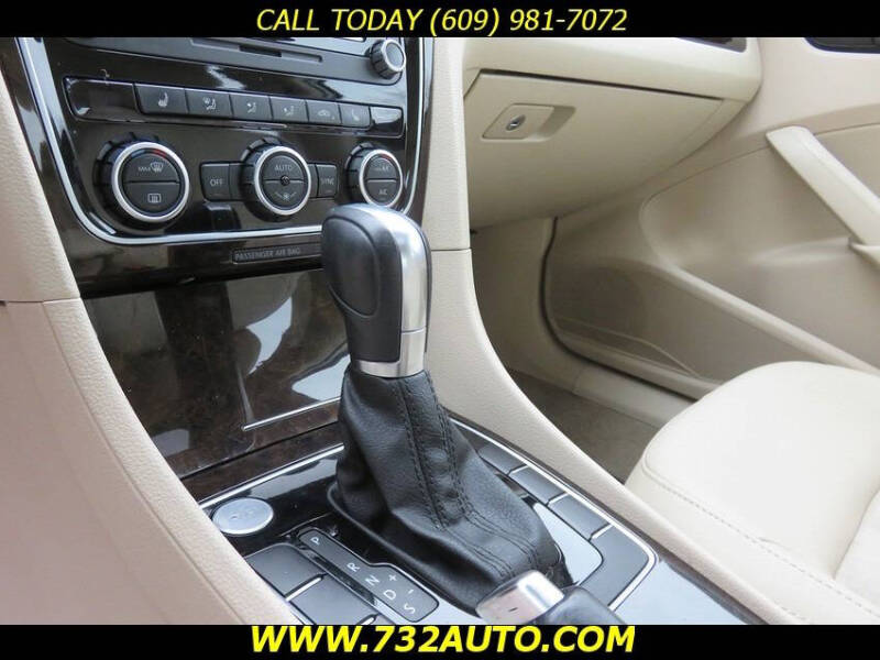 2014 Volkswagen Passat 1.8T SEL Premium PZEV