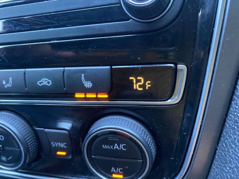 2017 Volkswagen Passat 1.8T R-Line