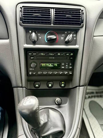 2002 Ford Mustang GT Deluxe