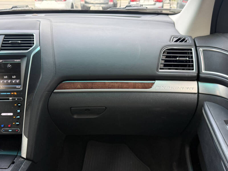 2016 Ford Explorer Platinum