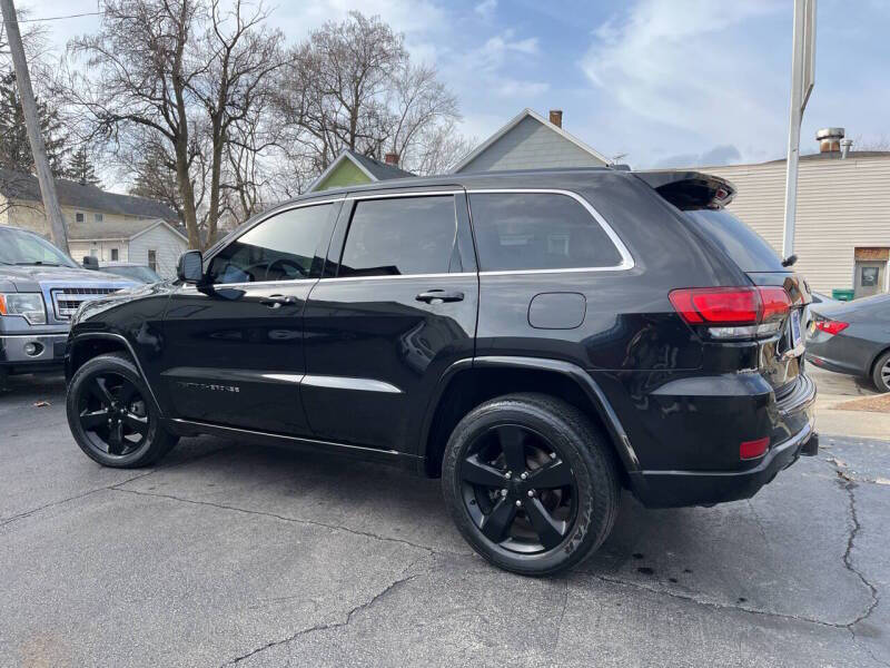 2015 Jeep Grand Cherokee Altitude photo 3