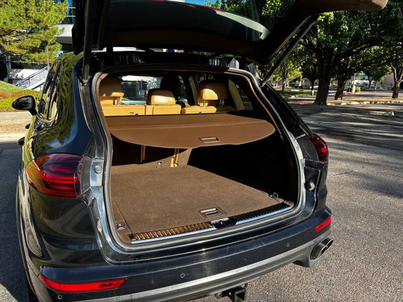 2018 Porsche Cayenne S