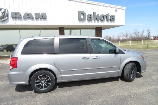 Used 2017 Dodge Grand Caravan SE Plus with VIN 2C4RDGBG9HR601861 for sale in Wahpeton, ND
