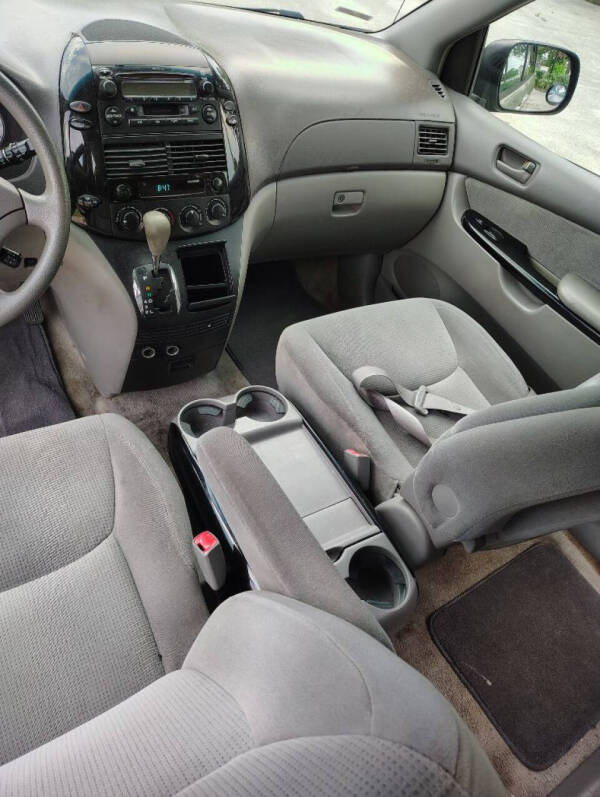 2005 Toyota Sienna