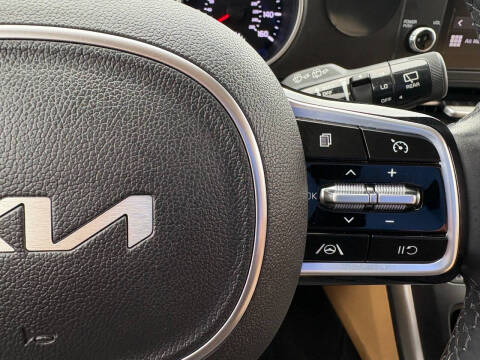 2022 Kia Carnival LX