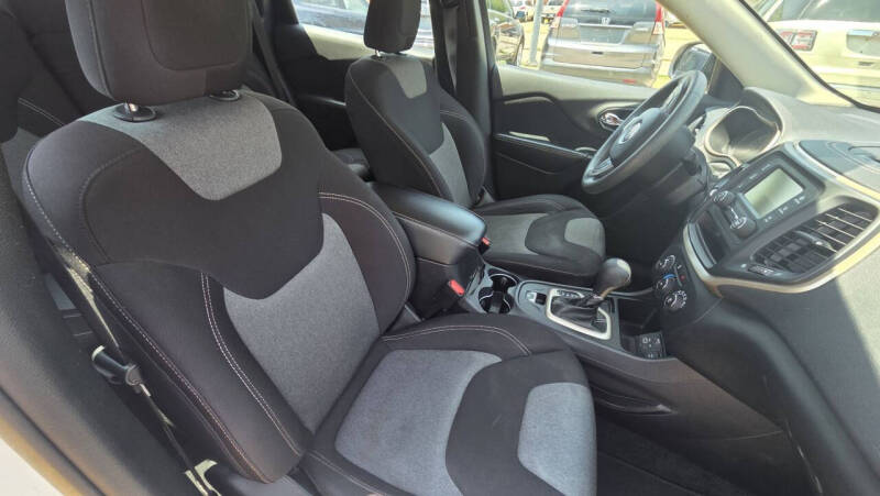 2014 Jeep Cherokee Sport