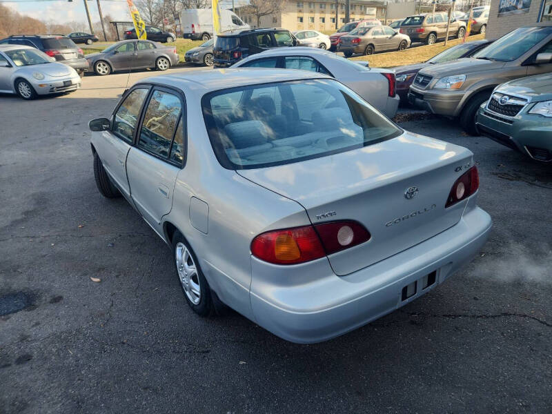 2002 Toyota Corolla LE photo 8