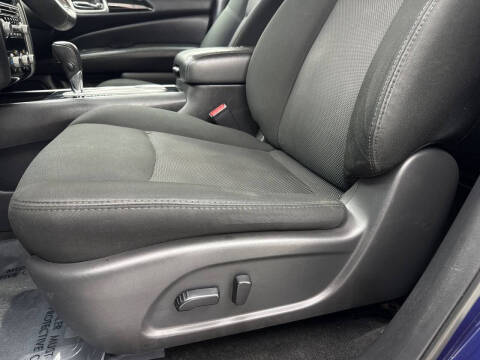2020 Nissan Pathfinder SV