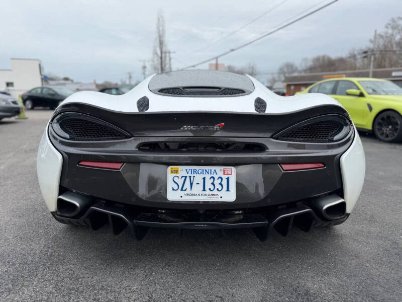 2017 McLaren 570GT