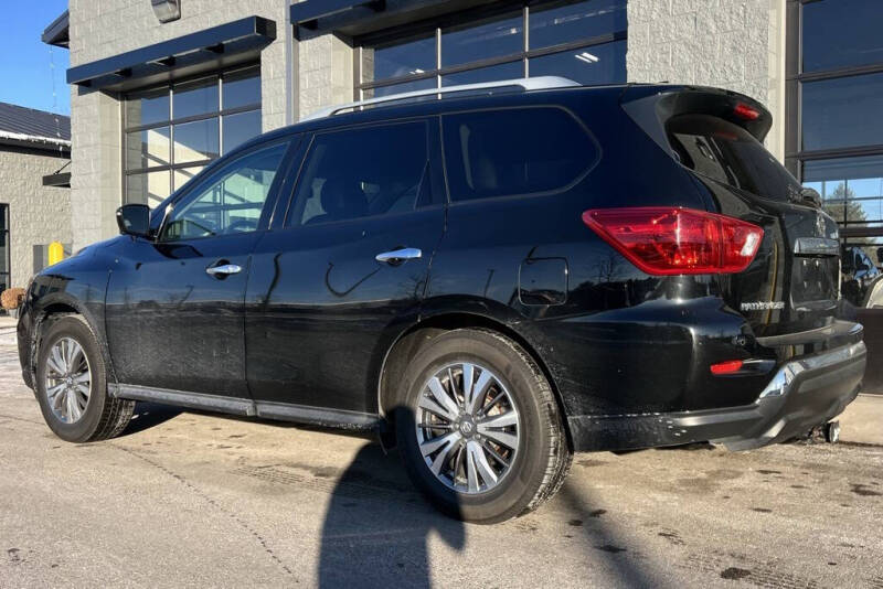 2019 Nissan Pathfinder SL