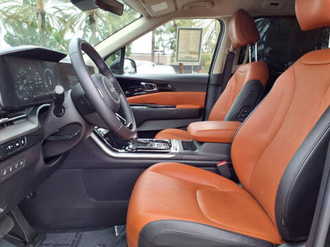 2024 Kia Carnival SX