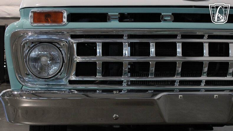 1965 Ford F-100